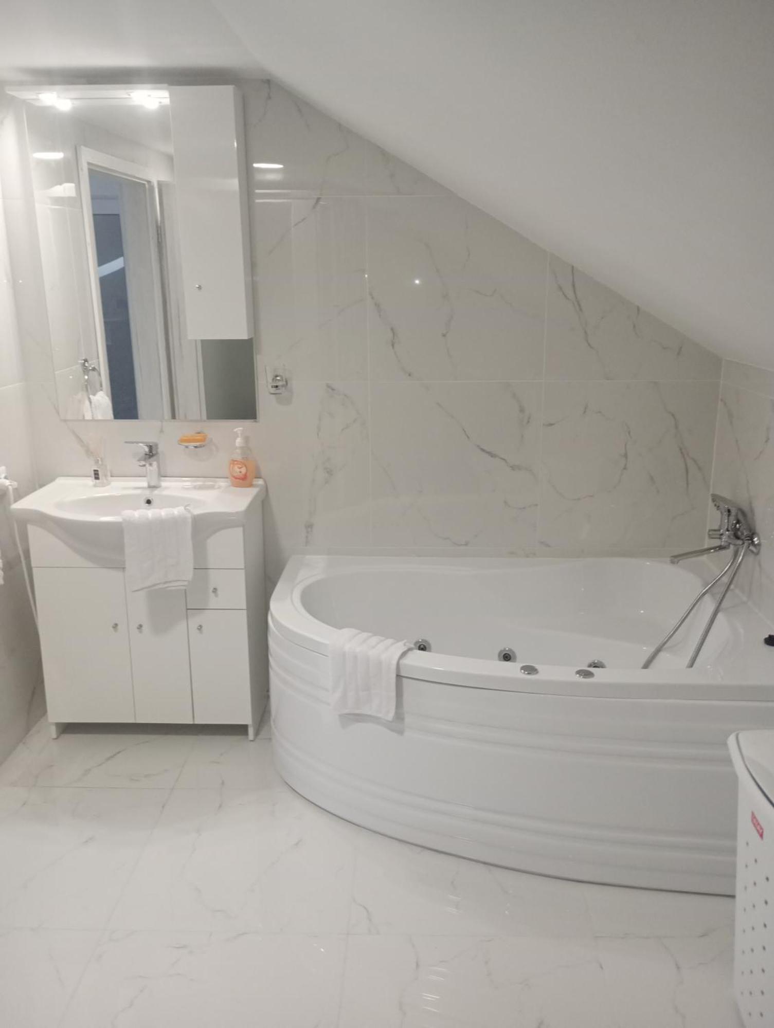 Izabella Guest House Săcele Zewnętrze zdjęcie